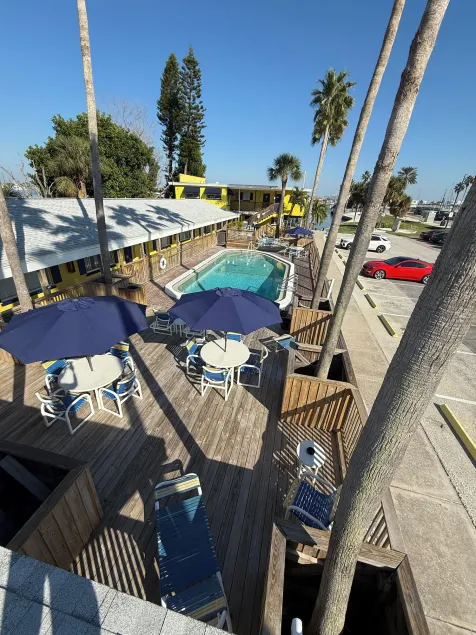 Barefoot Bay Resort Motel - Image 1