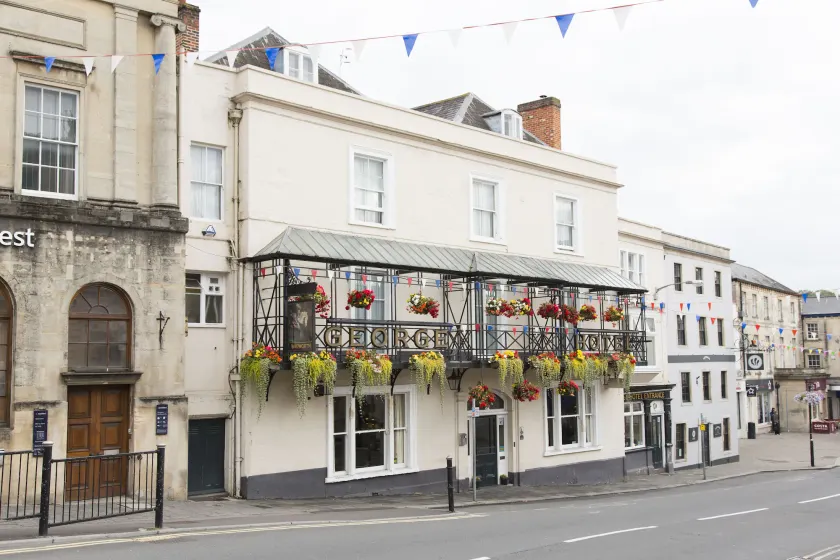 George Hotel & Granary - Image 1