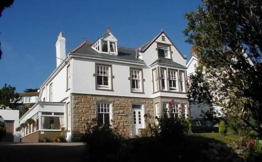 Borthalan House - Image 1