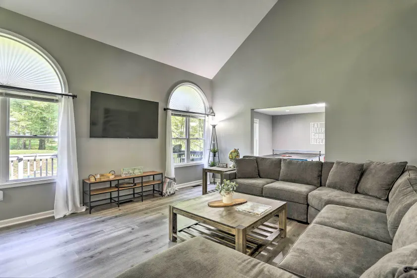 Scotron Home W/game Room - 5 Miles to Skiing! - Image 1
