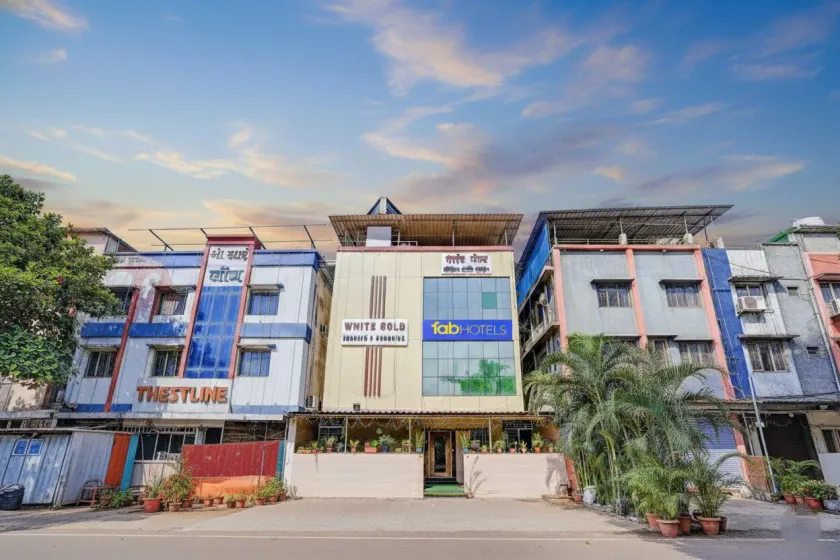 FabHotel White Gold - Image 1