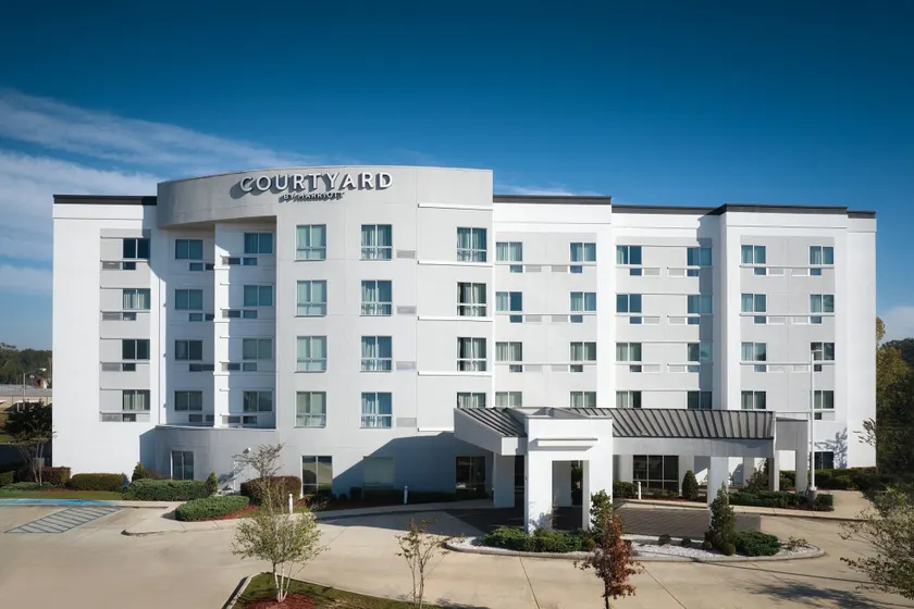 Courtyard by Marriott Hammond - Image 1