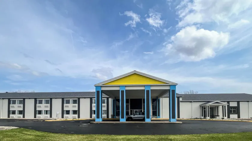 Studio 6 Suites Fremont, OH - Image 1