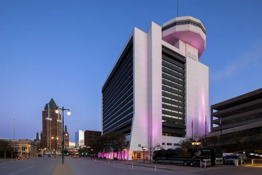 Hyatt Regency Milwaukee - Image 1