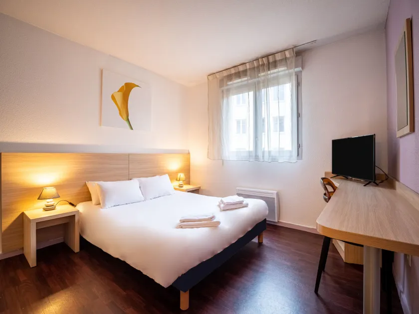 ResidHôtel Saint-Etienne Centre - Image 1