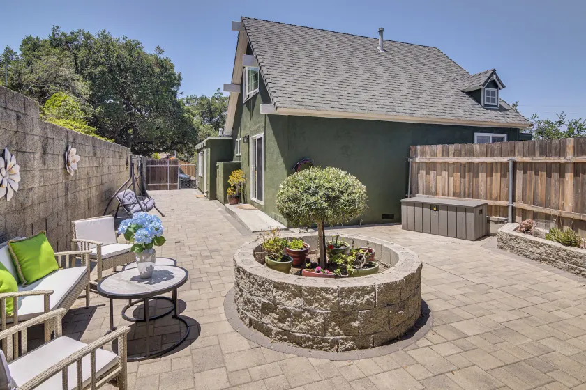 The Storybook Cottage: Every Stay Tells a Story! - Image 1