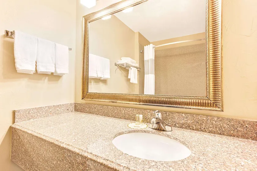 Days Inn by Wyndham Oklahoma City - Image 1