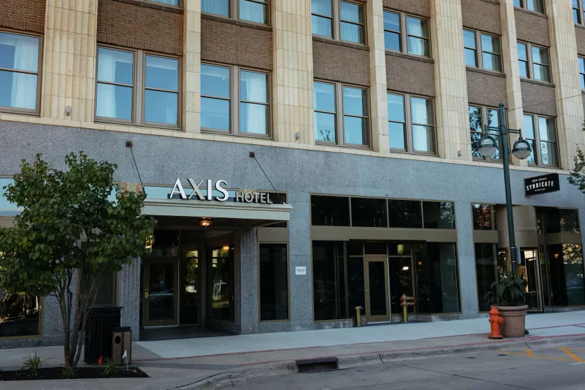 The Axis Moline Hotel, Tapestry Collection by Hilton - Image 1