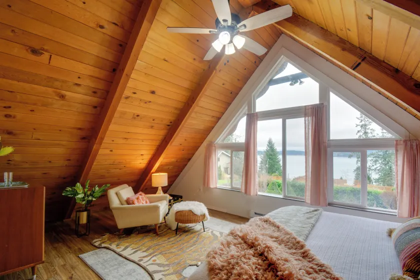 Coastal Cabin w/ Puget Sound & Rainier Views! - Image 1