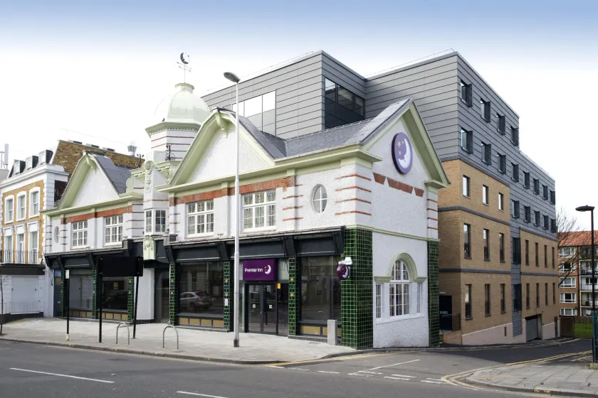 Premier Inn London Clapham - Image 1