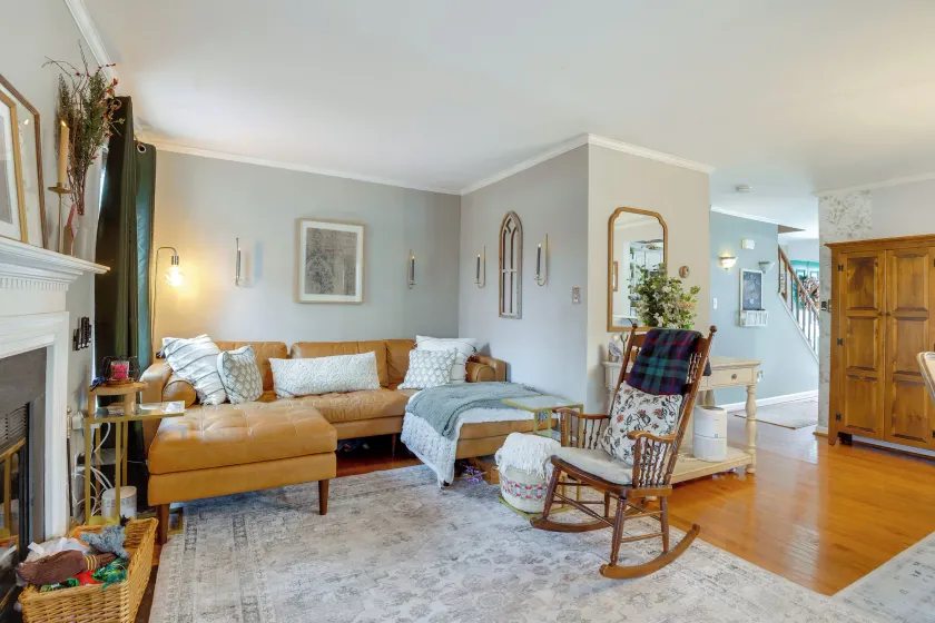 Tranquil Townhouse Retreat w/ Deck in Germantown! - Image 1
