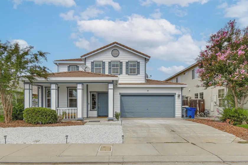 7 Mi to Lake Yosemite: Family Home w/ Fenced Yard - Image 1