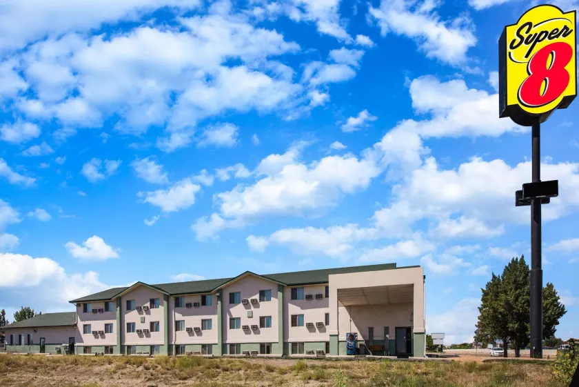 Super 8 by Wyndham Pueblo - Image 1