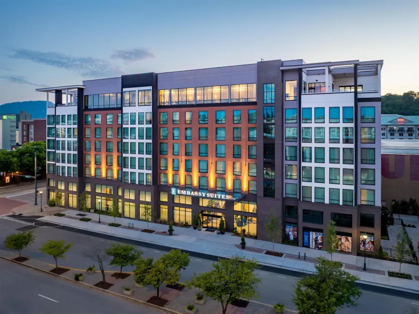 Embassy Suites By Hilton Chattanooga Downtown - Image 1