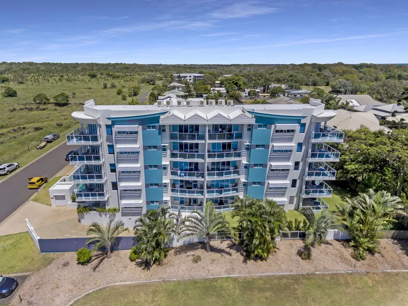 Koola Beach Apartments Bargara - Image 1