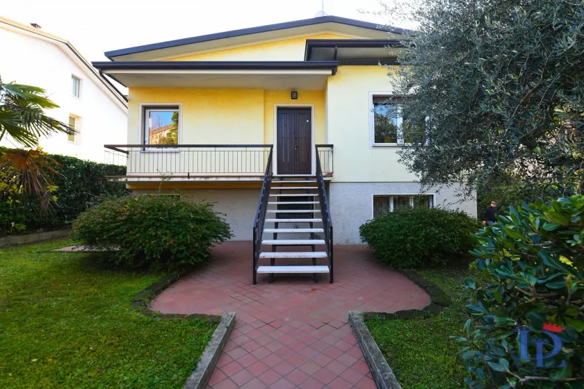 Voll ausgestattete Villa mit Grill, privatem Pool und Garten | Haustiere erlaubt - Image 1