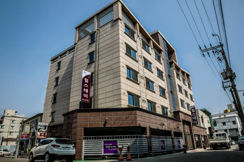Hill Stay Hotel Residence - Image 1