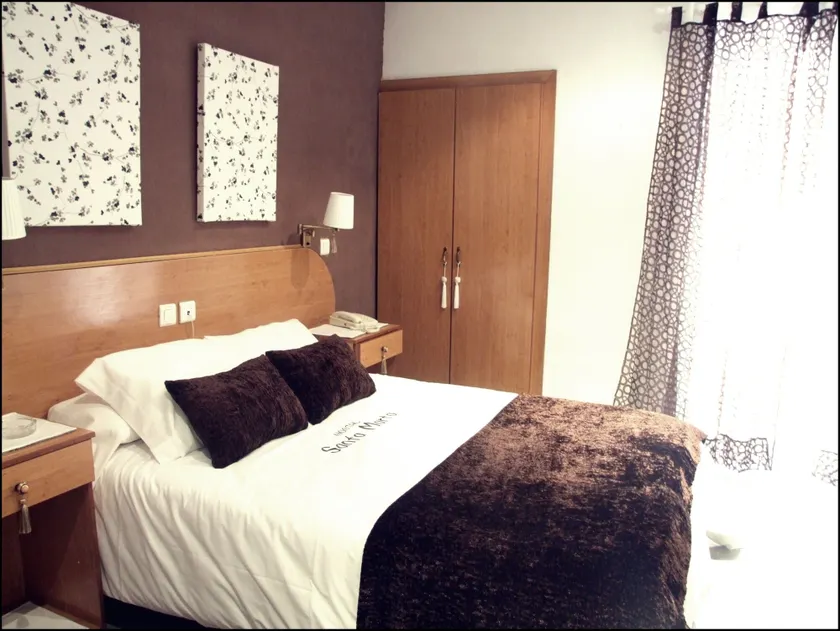 Hostal Santa Marta - Image 1