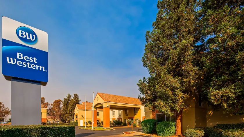 Best Western Brentwood Inn - Image 1
