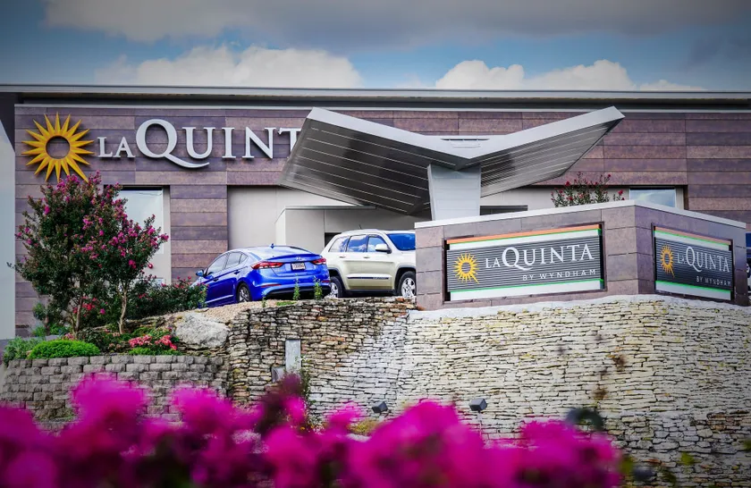 La Quinta by Wyndham Branson - Image 1