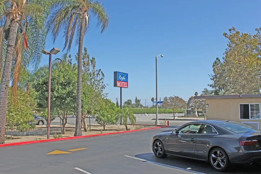 Royla Motel - Image 1