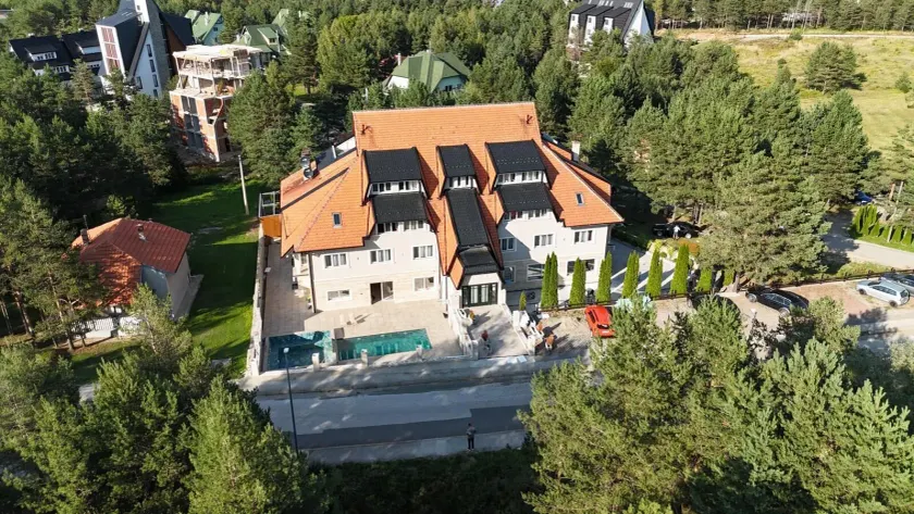 Divski Resort - Image 1