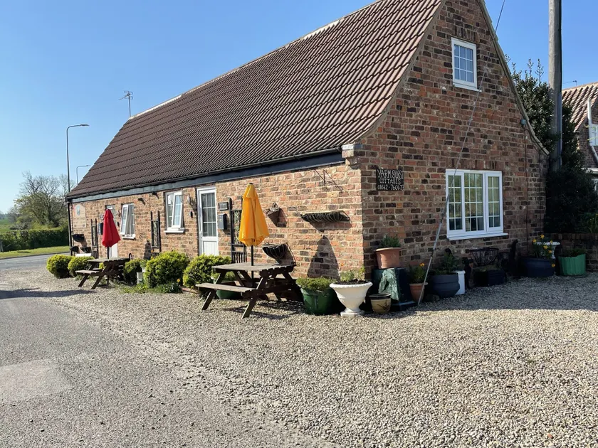 Yarm Cottages & Rooms Cottage Sleeping 4 Next to Fox Covert Pub - Image 1