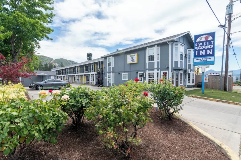 Sweet Breeze Inn Grants Pass - Image 1