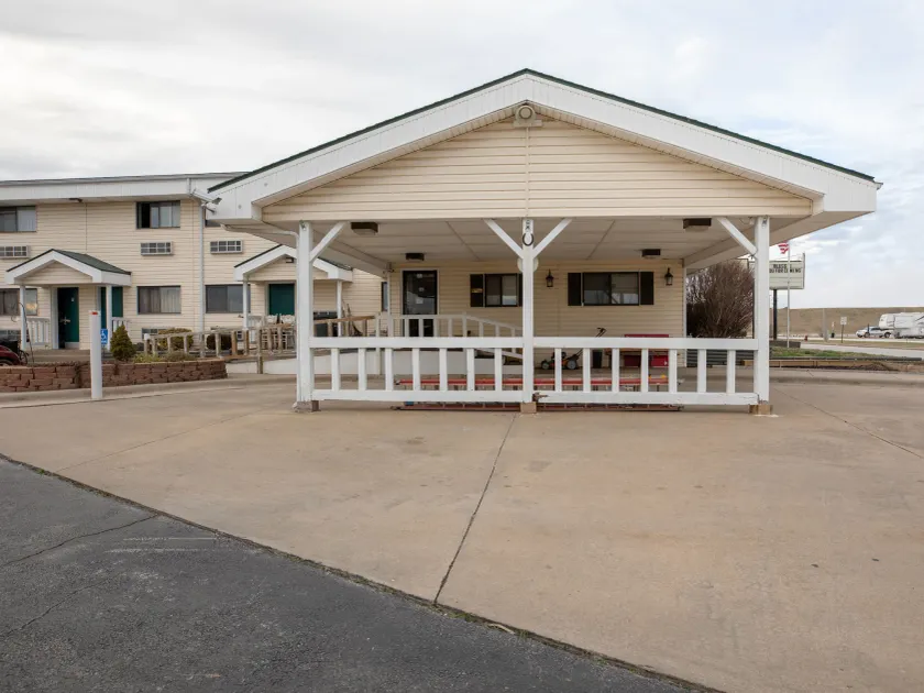 American Inn Ozark - Image 1
