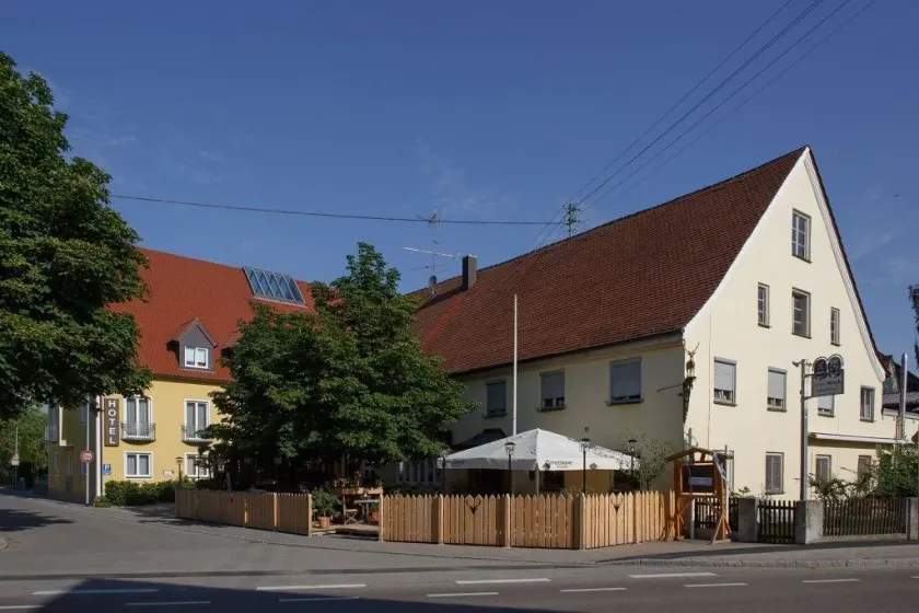 Neumaiers Landhotel - Image 1