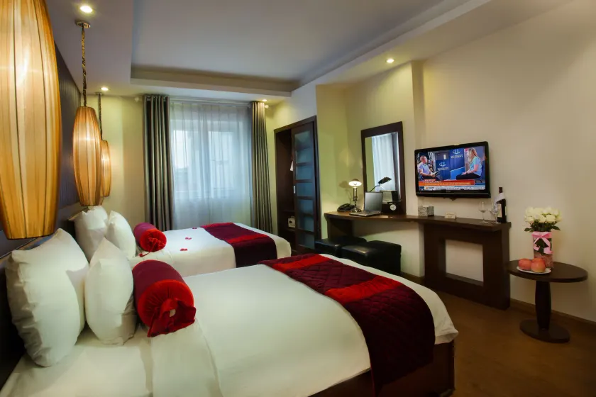 Golden Art Hotel - Image 1