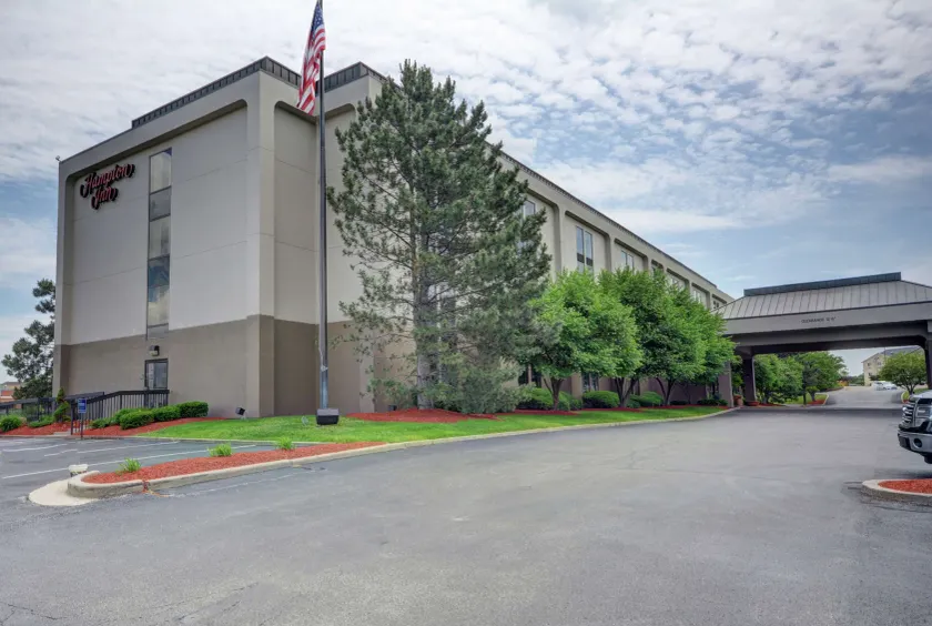 Hampton Inn by Hilton Indianapolis-South - Image 1