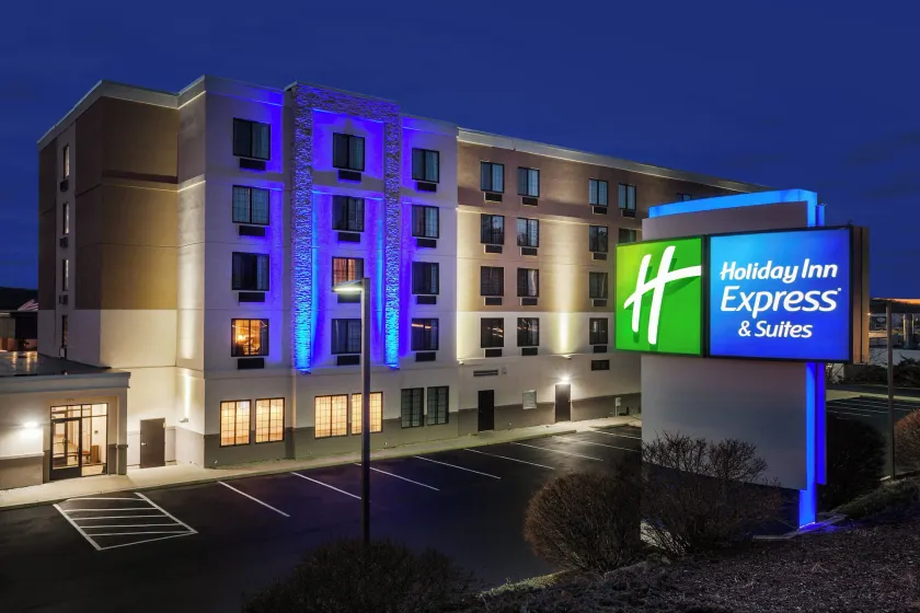 Holiday Inn Express Hotel & Suites Providence-Woonsocket by IHG - Image 1