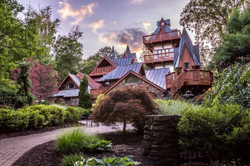 Landoll's Mohican Castle - Image 1