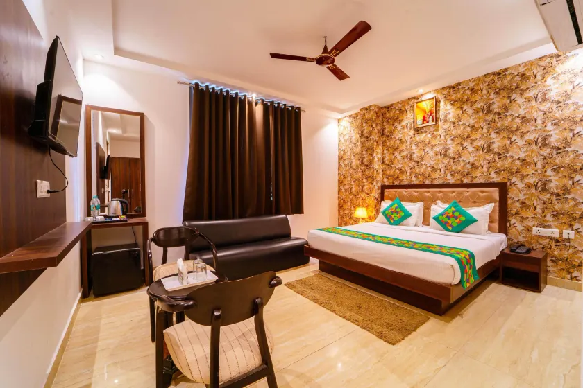 Treebo Luxury Stay Premium Inn - Image 1
