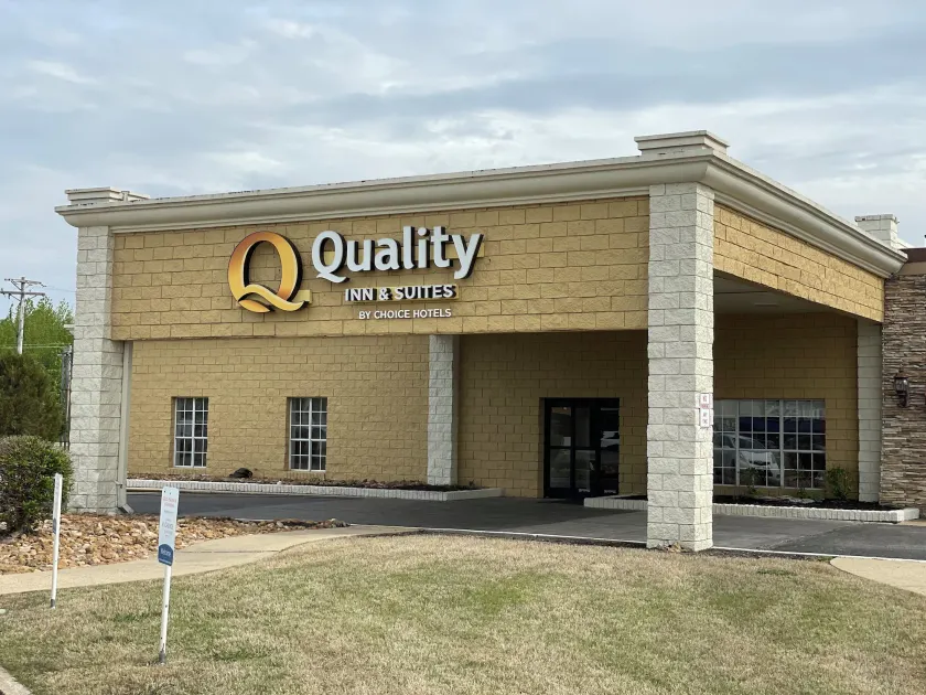 Quality Inn & Suites Paragould - Image 1