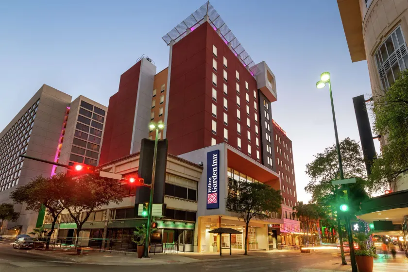 Hilton Garden Inn San Antonio Downtown Riverwalk - Image 1