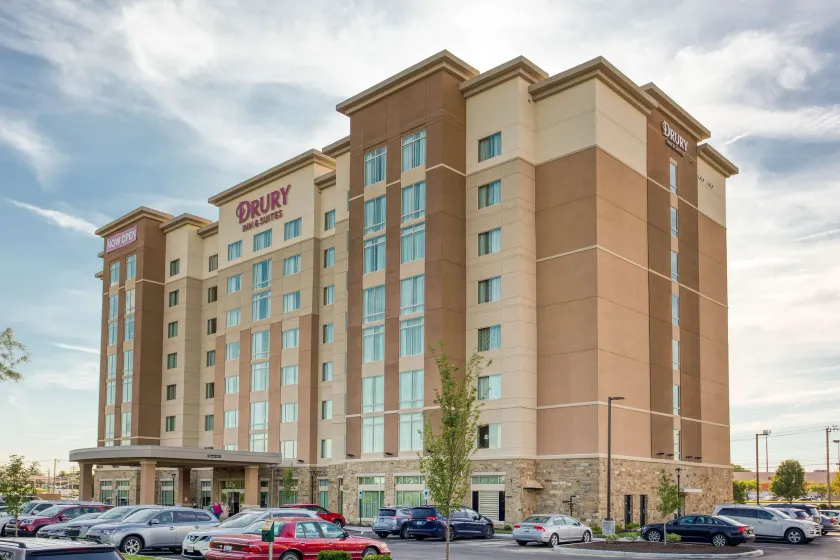 Drury Inn & Suites Cincinnati Northeast Mason - Image 1