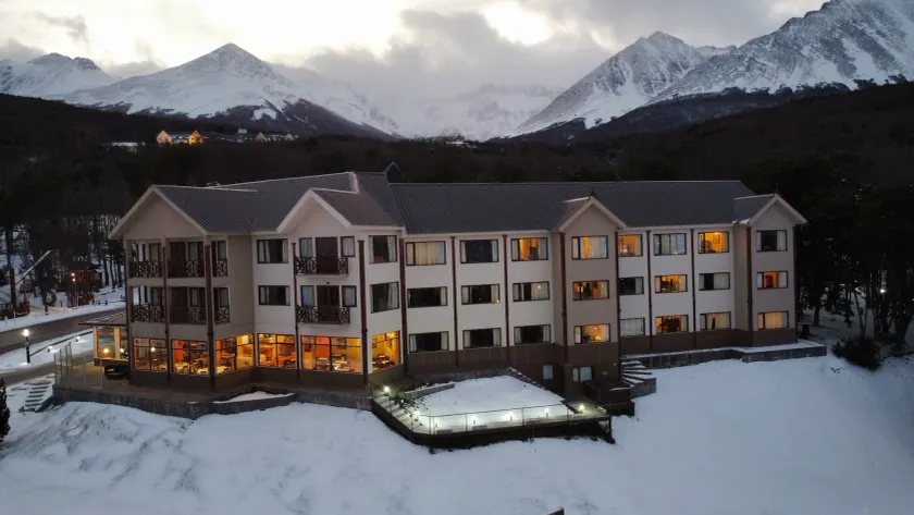 Altos Ushuaia Hotel & Resto - Image 1
