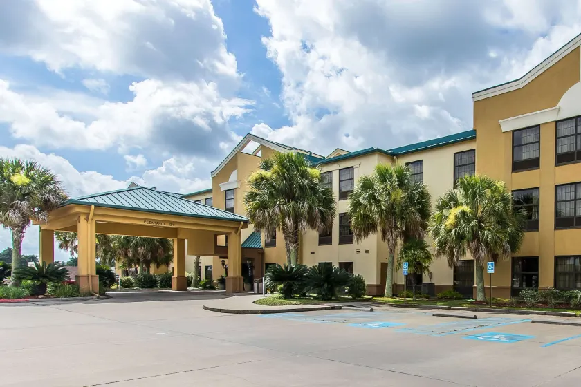 Quality Suites New Iberia - Image 1