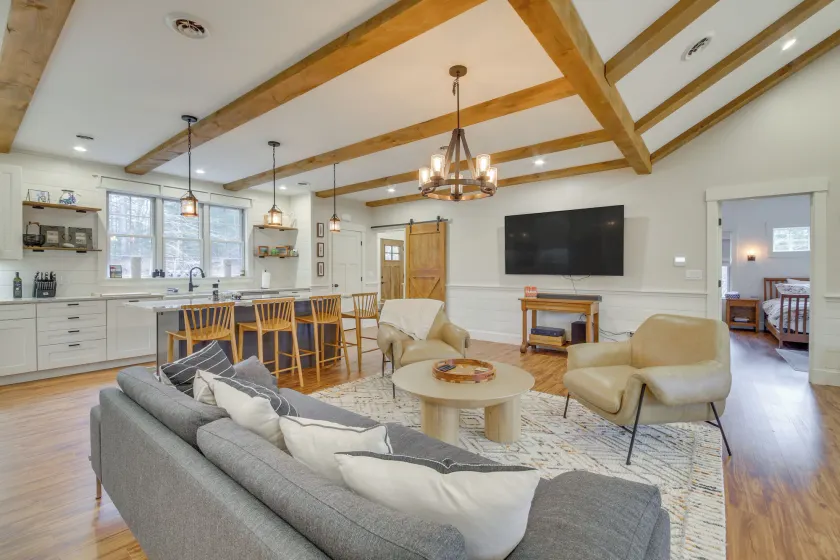 4 Mi to Boothbay Harbor: Quiet Retreat w/ Deck - Image 1