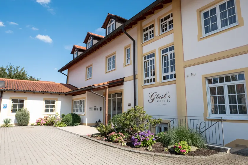 Glasl's Landhotel - Image 1