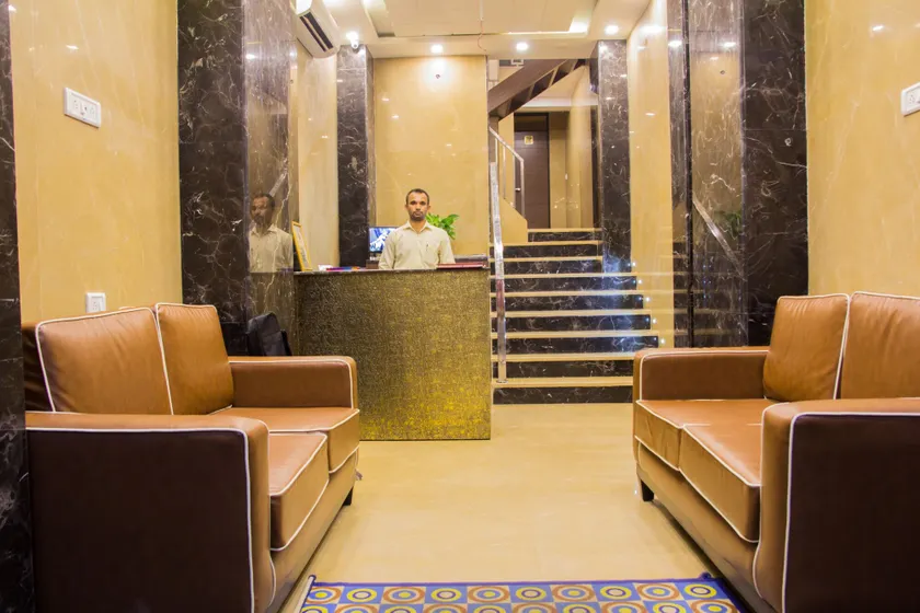 Hotel Pawan Plaza - Near BLK and Ganga Ram Hospital - Karol Bagh - Sala de estar do lobby