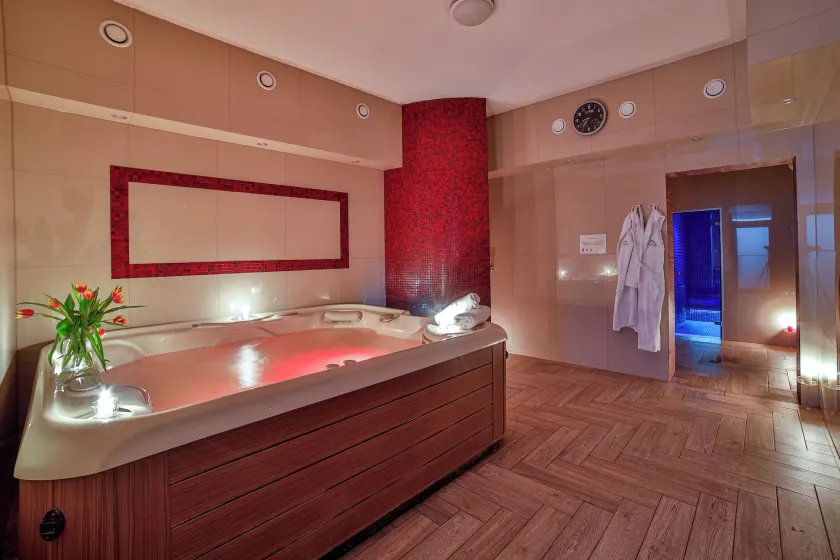 Grand Podhale Resort&Spa Zakopane - Jacuzzi z możliwością rezerwacji na wyłączność - Widok na Tatry - Image 1