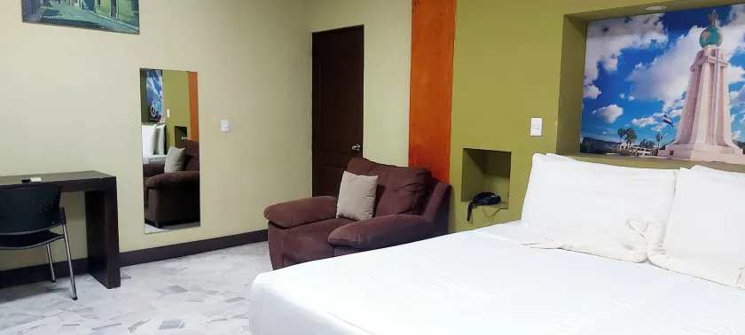 Kartagus Hotel - Image 1