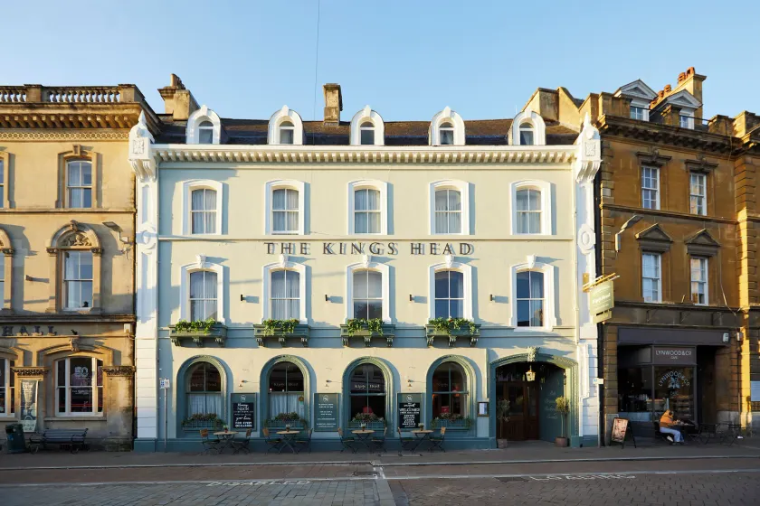 Kings Head Hotel - Image 1