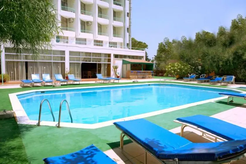Sylva Hotel - Image 1