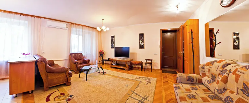 Lessor Apartments - Image 1