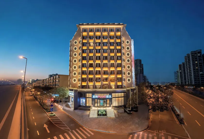 Echarm Plus Hotel - Image 1