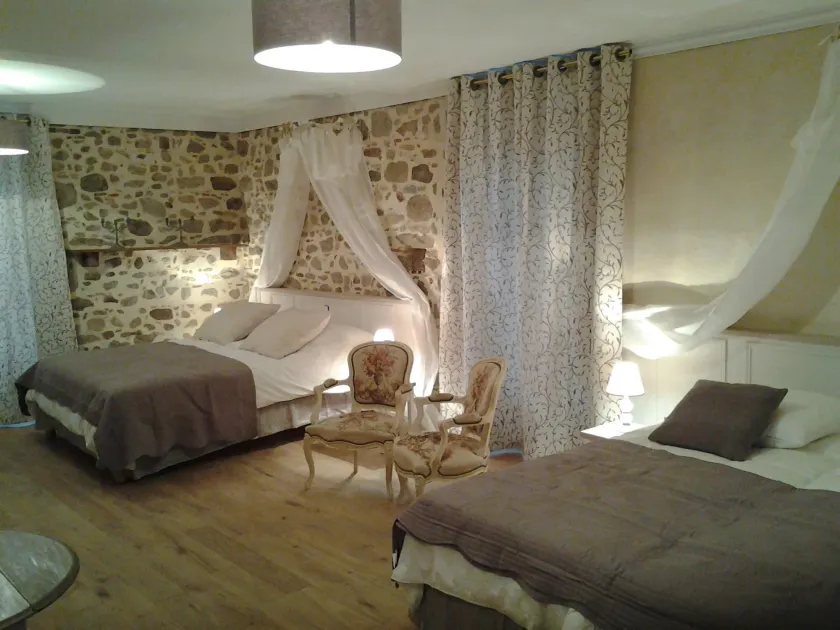 Le Manoir aux Douves - Image 1